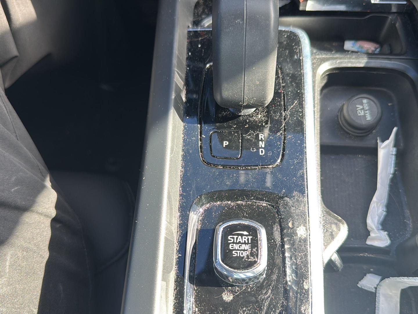 Used 2024 Crystal White Metallic Volvo Plus Dark Theme image 20