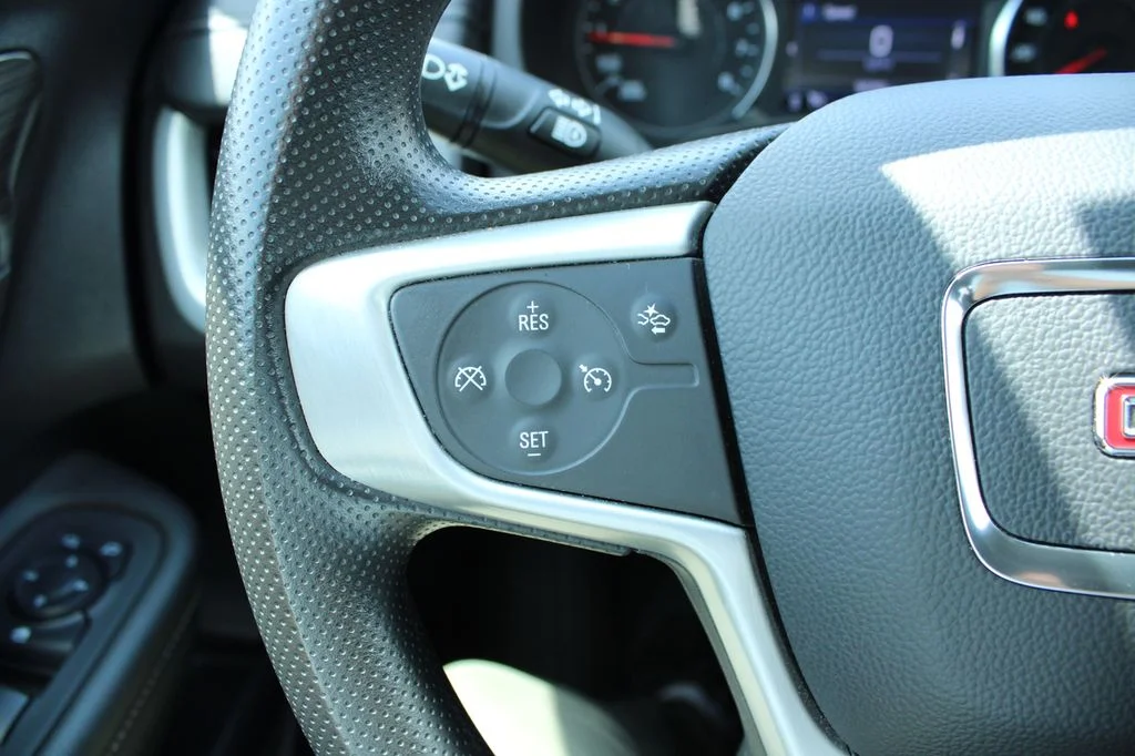 Used 2024 Summit White GMC SLE image 31