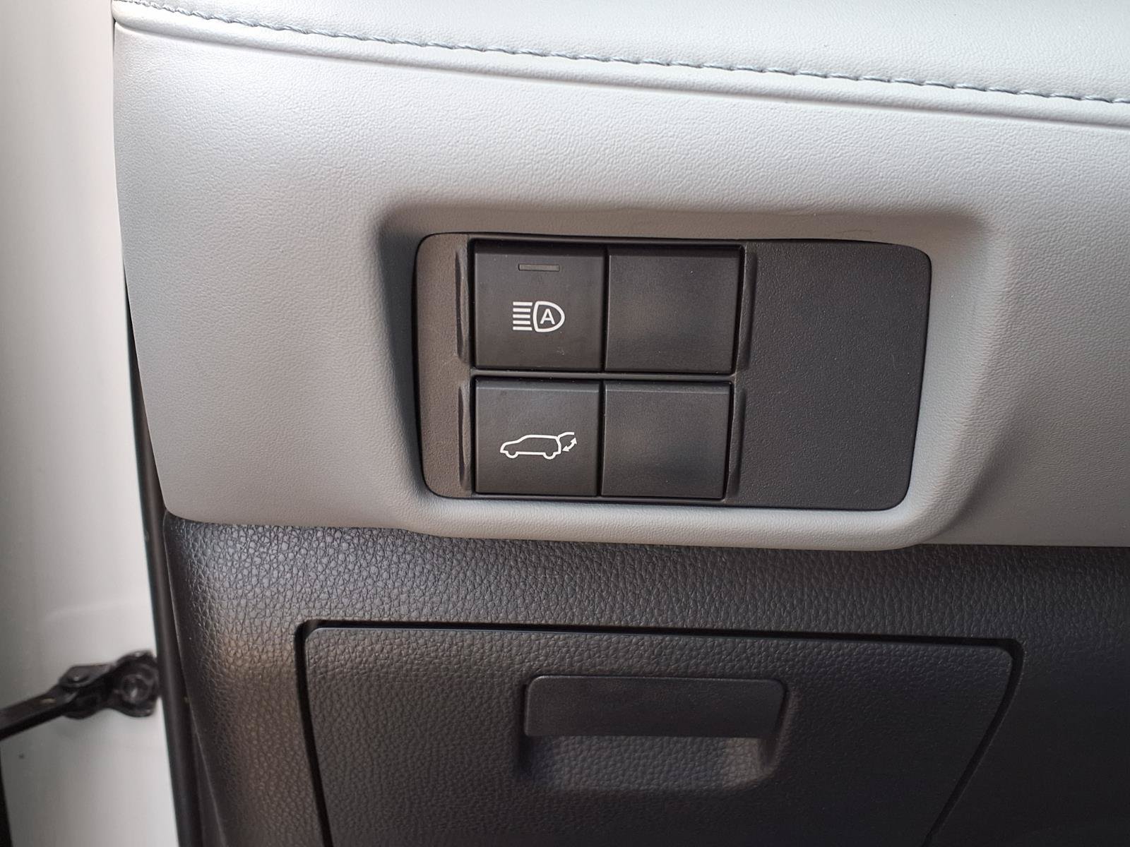 Certified Used 2020 Blizzard Pearl Toyota XLE image 21