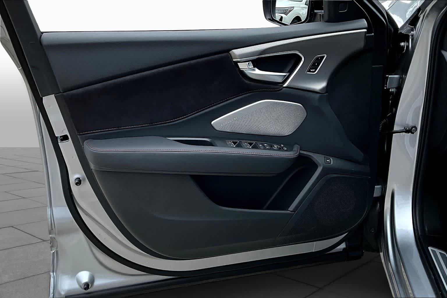 New 2026 Solar Silver Metallic Acura w/A-Spec Advance Package image 10