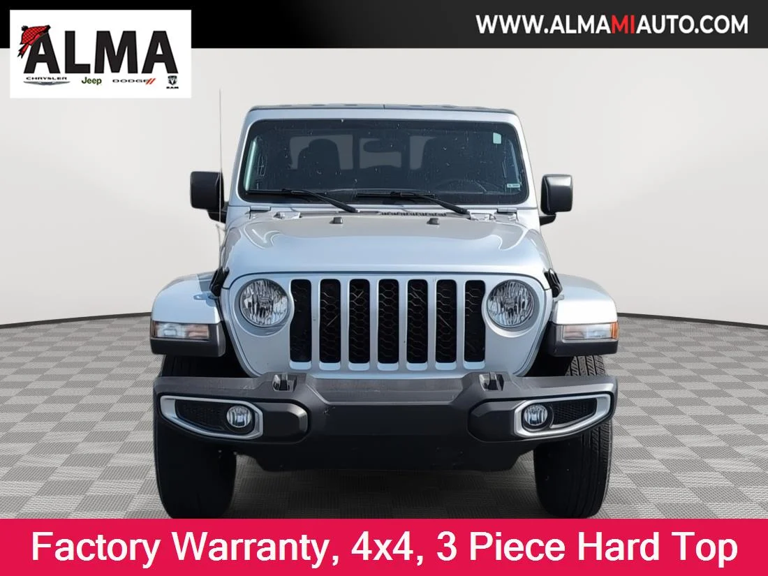 Used 2023 Silver Zynith Clearcoat Jeep Sport S image 2