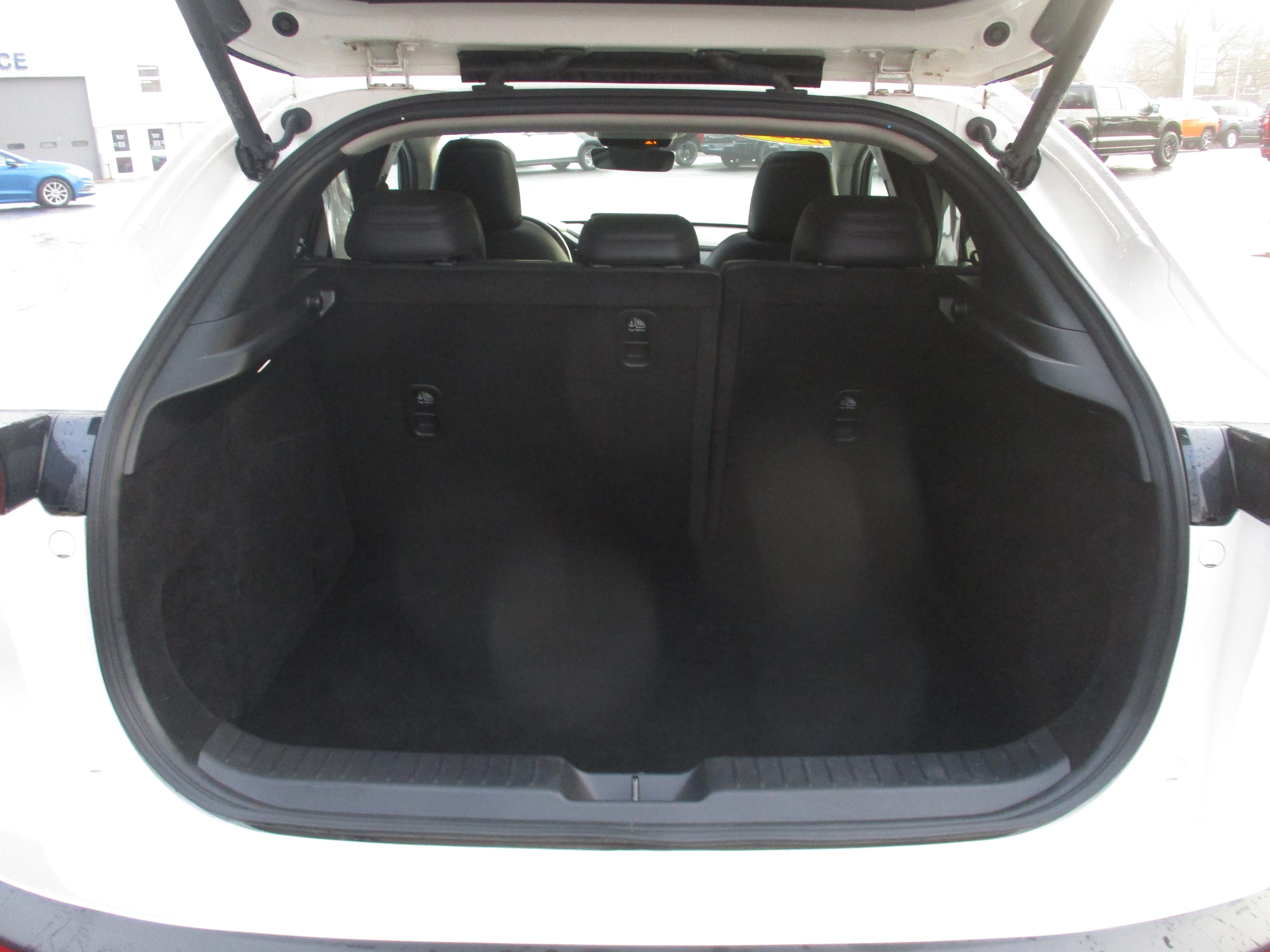 Used 2024 Snowflake White Pearl Mica Mazda 2.5 Turbo Premium Package image 18