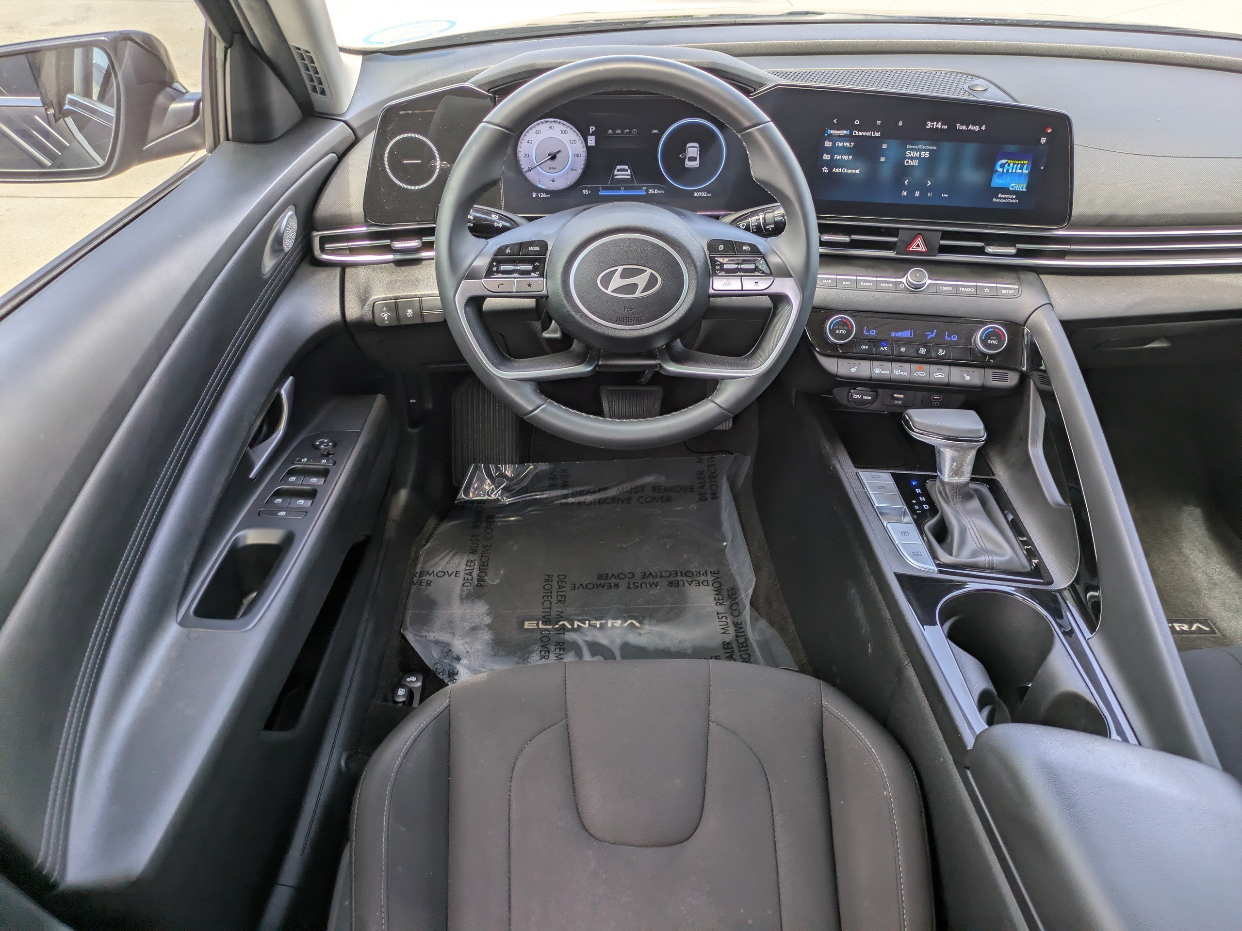 2025 Hyundai Elantra SEL - Photo 14