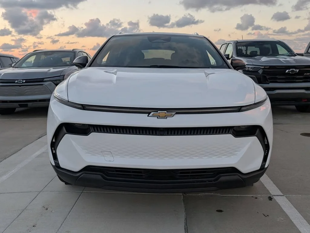 New 2026 Summit White Chevrolet LT image 3