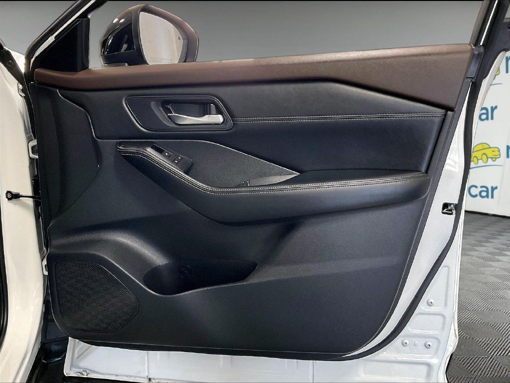 Used 2023 White Nissan SV image 12
