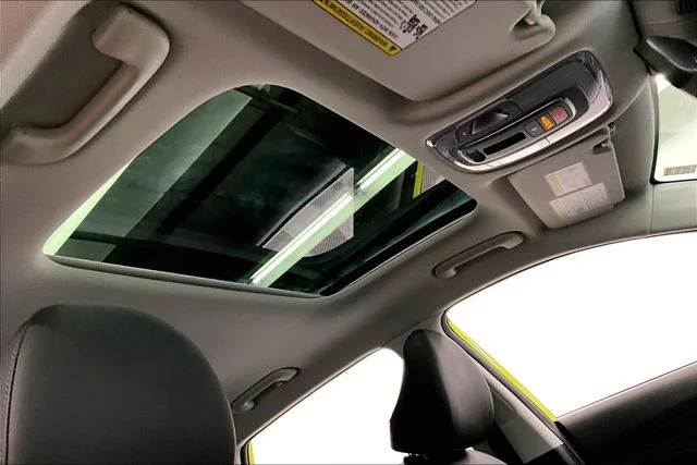 Used 2025 Neoteric Yellow Hyundai Limited image 20