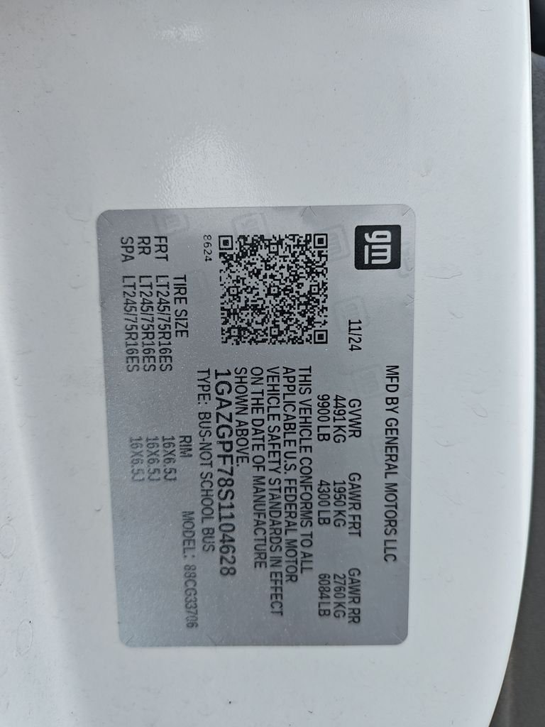 Used 2025 White Chevrolet LT image 25