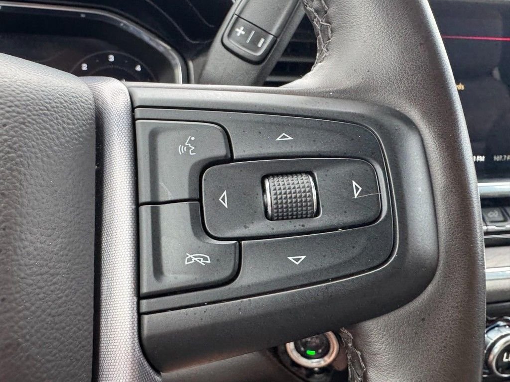 Used 2025 Silver GMC SLT image 18