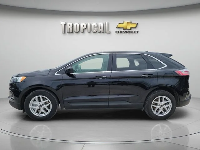 Used 2024 Black Ford SEL image 2