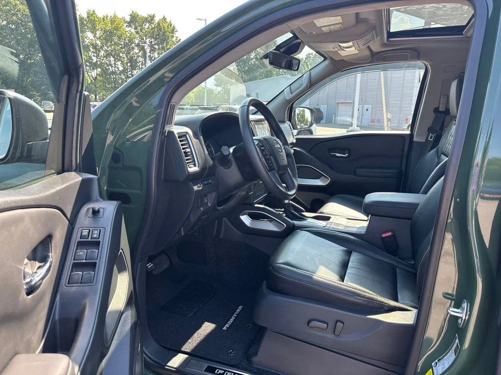 Used 2024 Green Nissan SL image 5