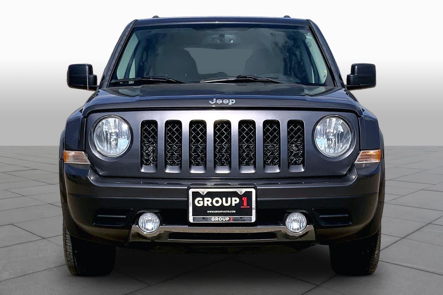 Used 2016 Granite Crystal Metallic Clearcoat Jeep High Altitude Edition image 3