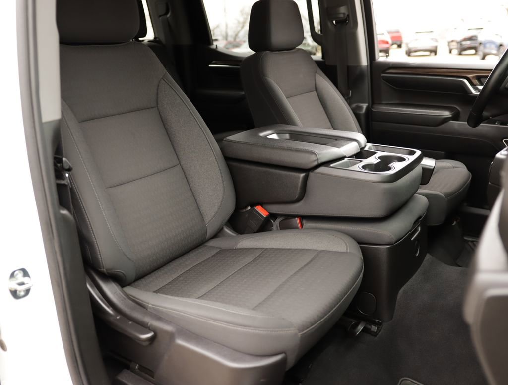 Used 2024 Summit White Chevrolet LT image 29