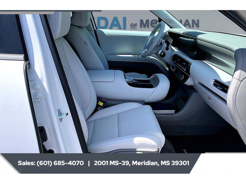 New 2026 Creamy White Pearl Hyundai Blue SEL 7P image 9
