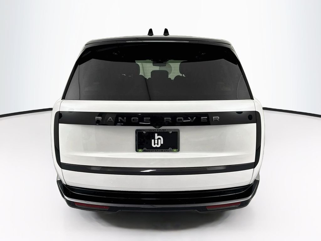 Used 2024 White Land Rover SE image 6