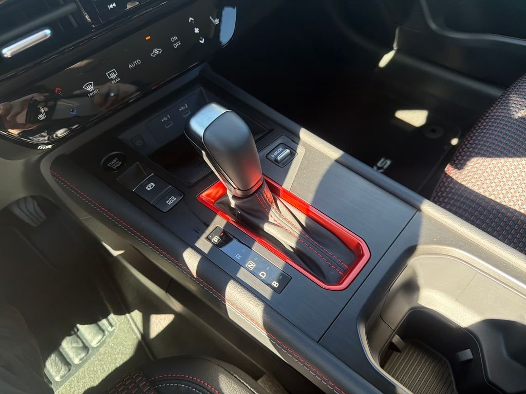 New 2026 Nissan Kicks SR 4D Sport Utility