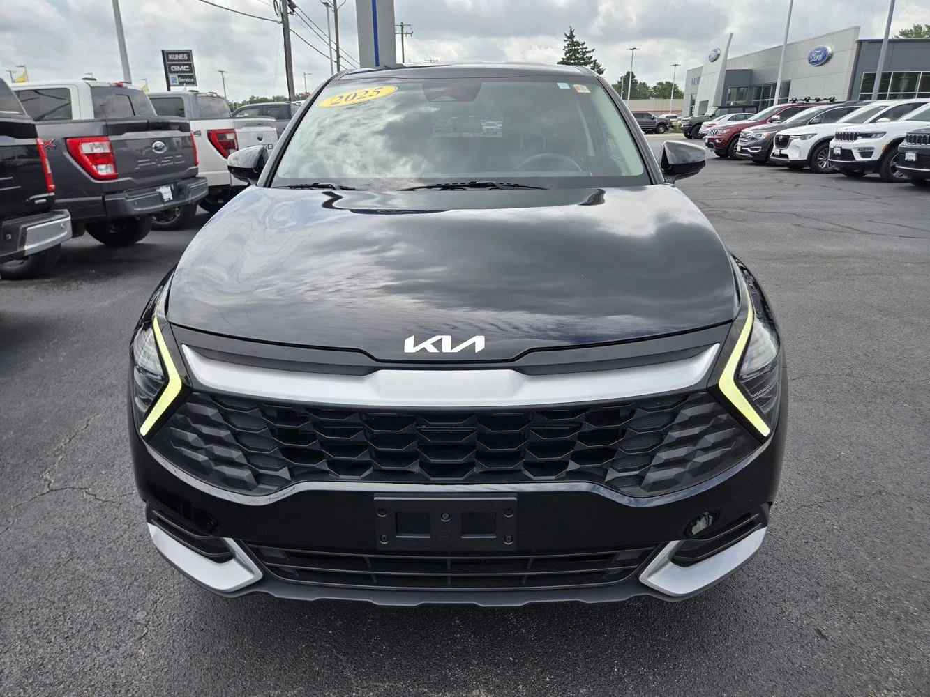 Used 2025 Ebony Black Kia LX image 3