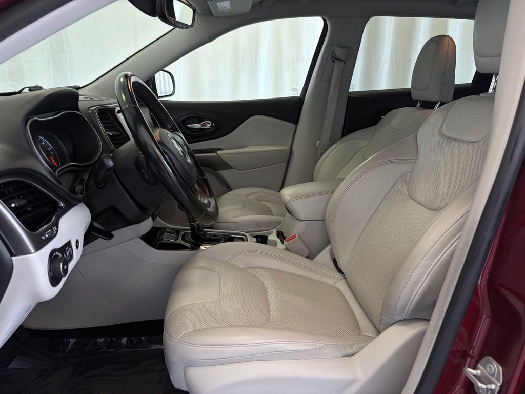 Used 2020 Velvet Jeep Limited image 8