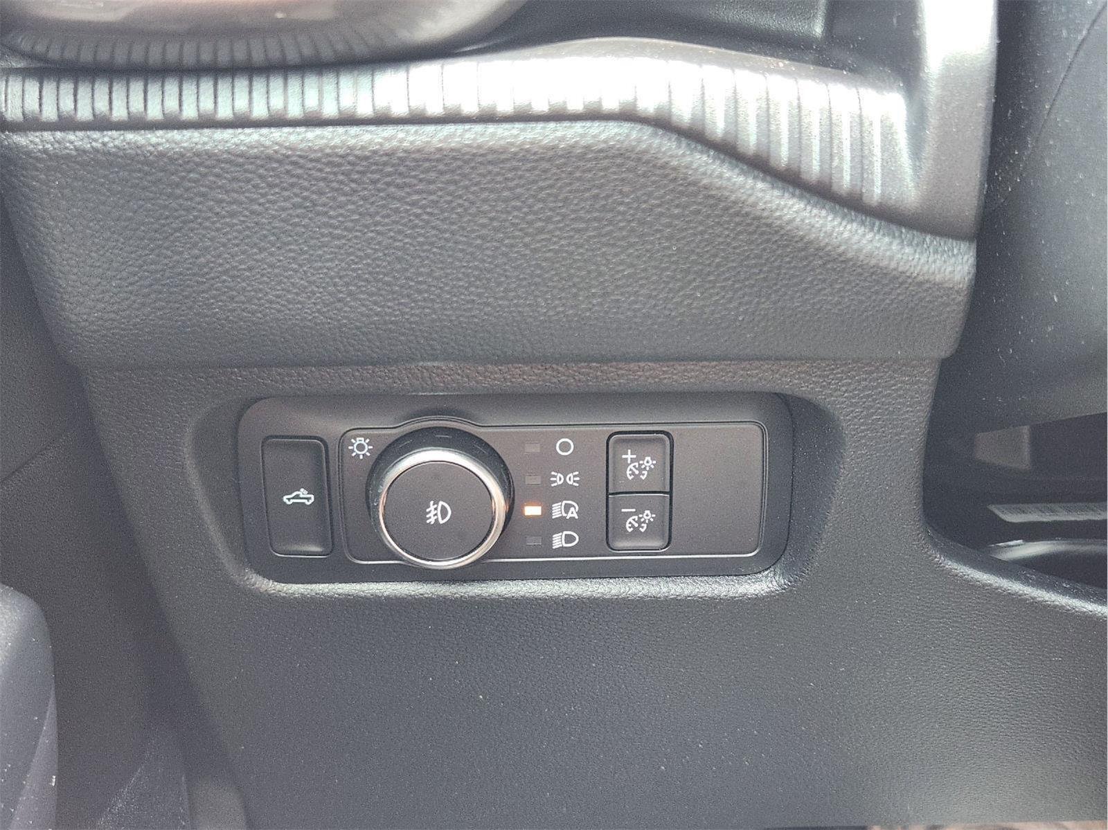 Used 2024 Cactus Gray Ford LARIAT image 21