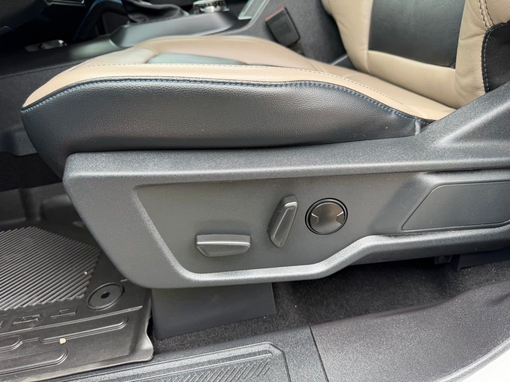 Used 2024 White Ford Wildtrak image 13