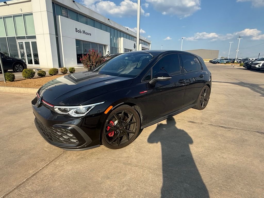 Used 2024 Deep Black Pearl Volkswagen SE image 1