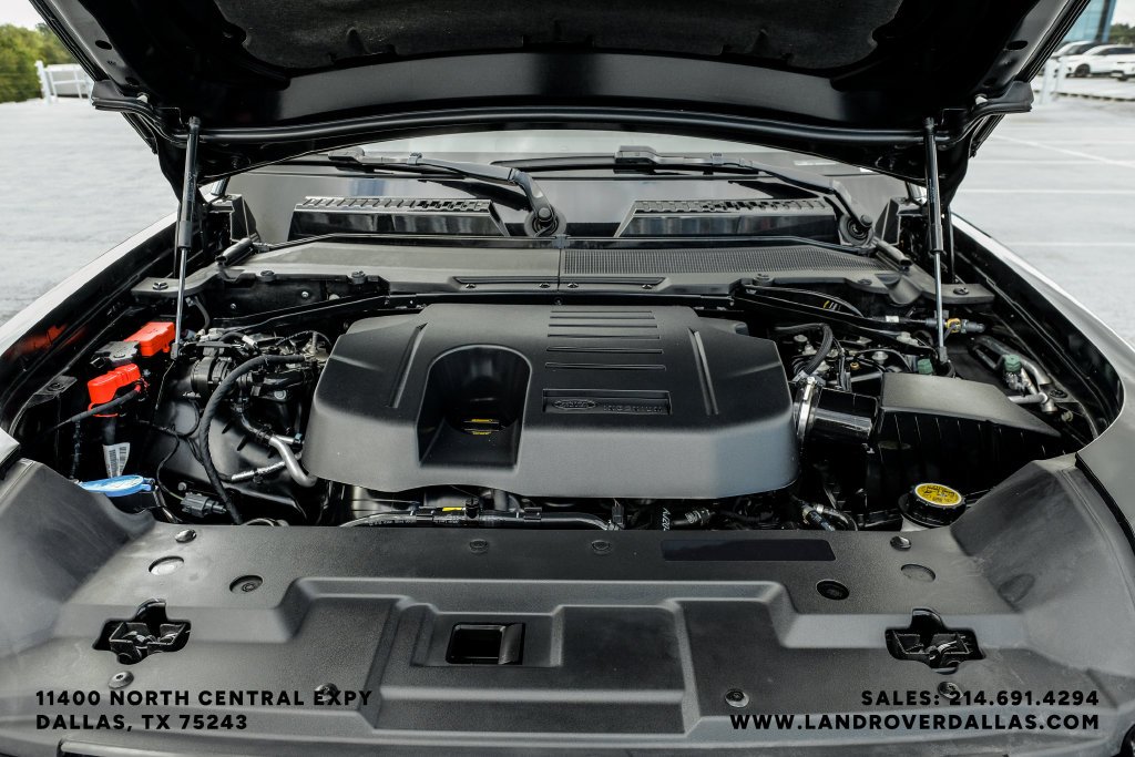 Used 2025 Black Land Rover X-Dynamic SE image 59