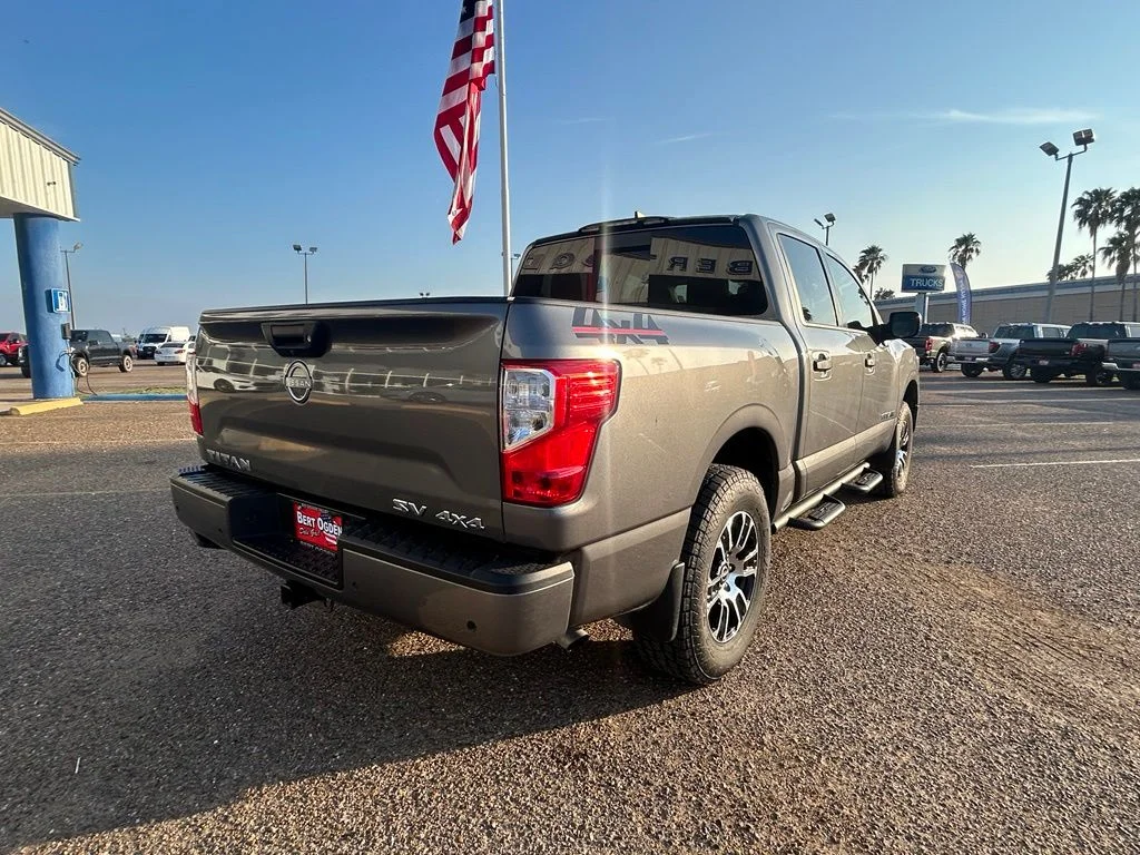 Used 2024 Gray Nissan SV image 6