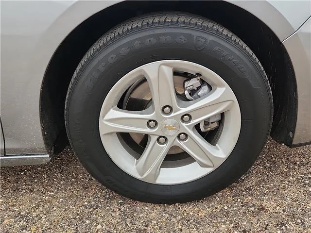 Used 2024 Gray Chevrolet 1LT image 6