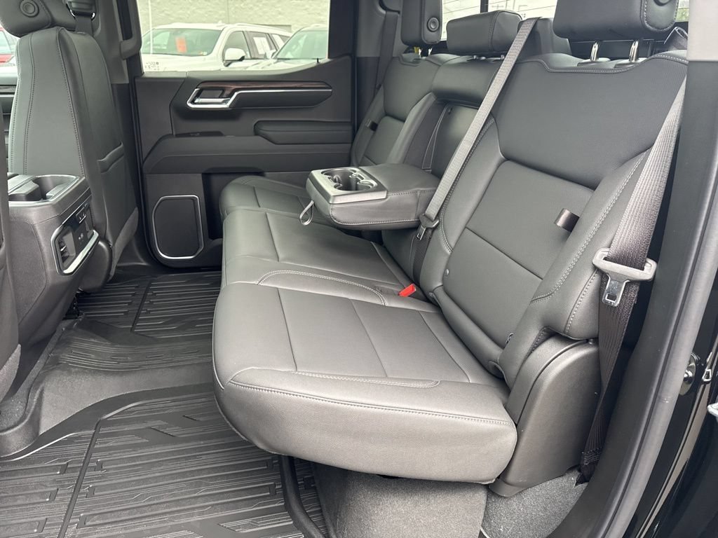 2026 GMC Sierra 1500 SLT - Photo 6