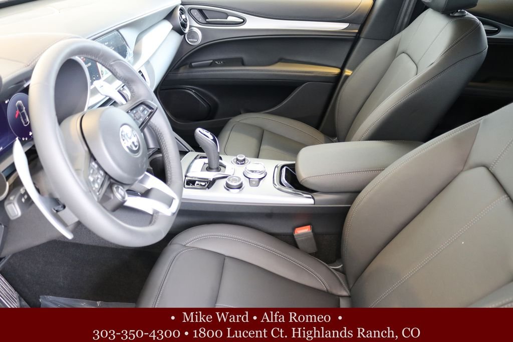 2025 Alfa Romeo Stelvio Base - Photo 4