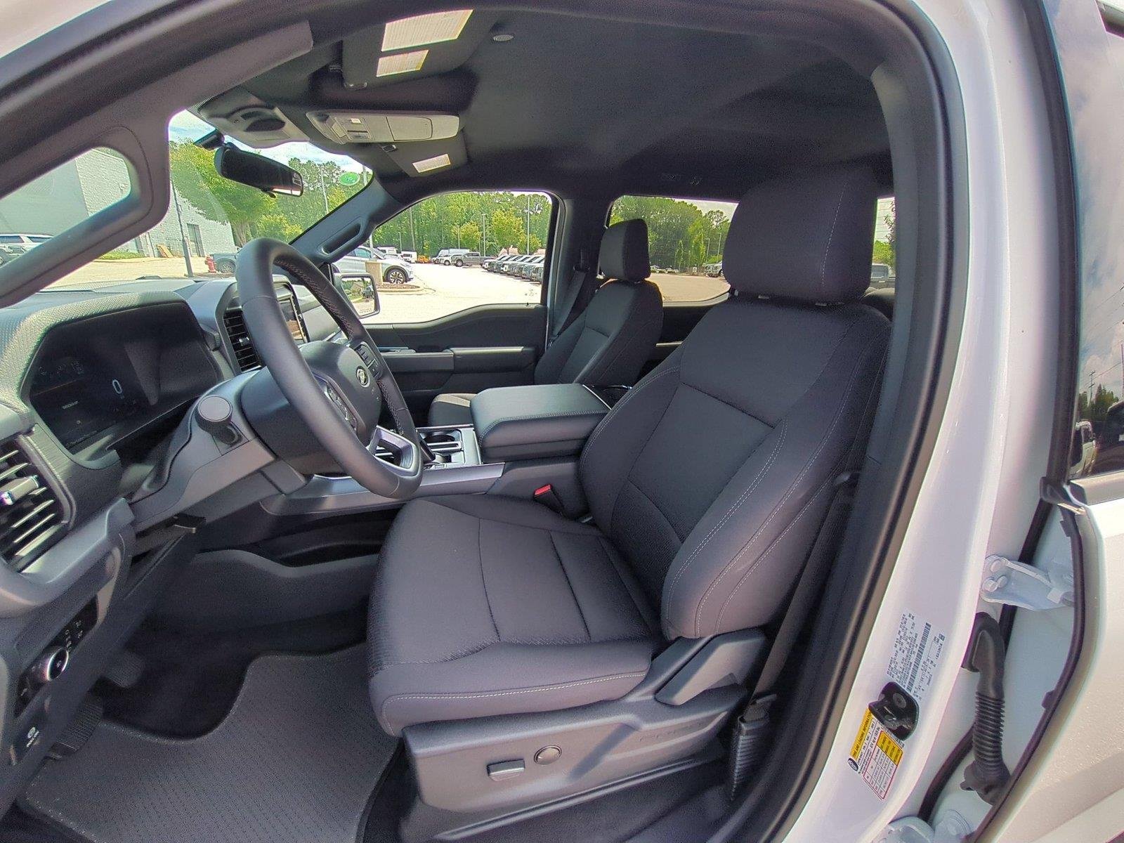 New 2026 Oxford White Ford XLT image 18