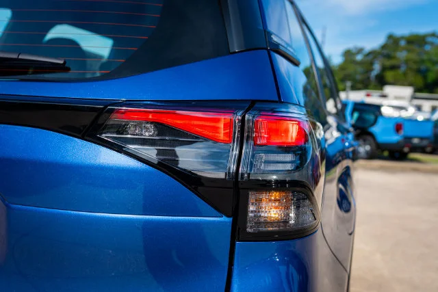 New 2026 Daybreak Blue Pearl Subaru Base image 17