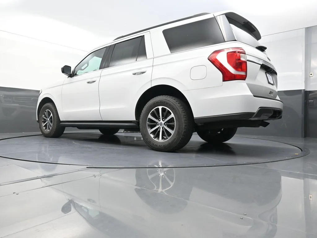 Used 2020 White Ford XL image 27