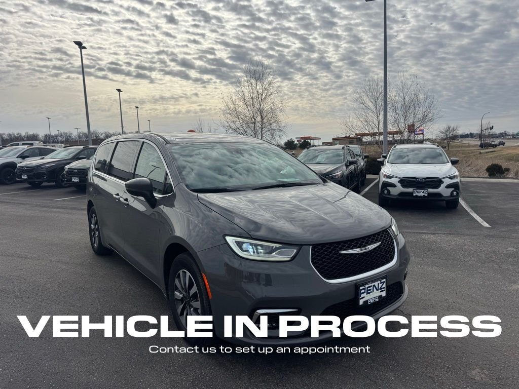 2023 Chrysler Pacifica Hybrid Touring L