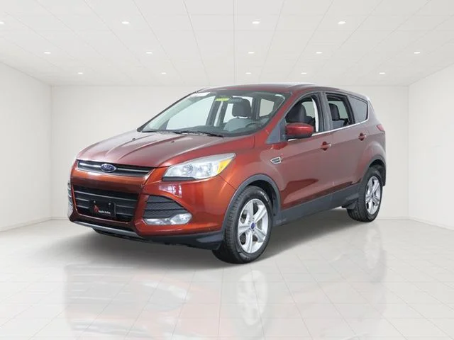 Used 2015 Orange Ford SE image 2