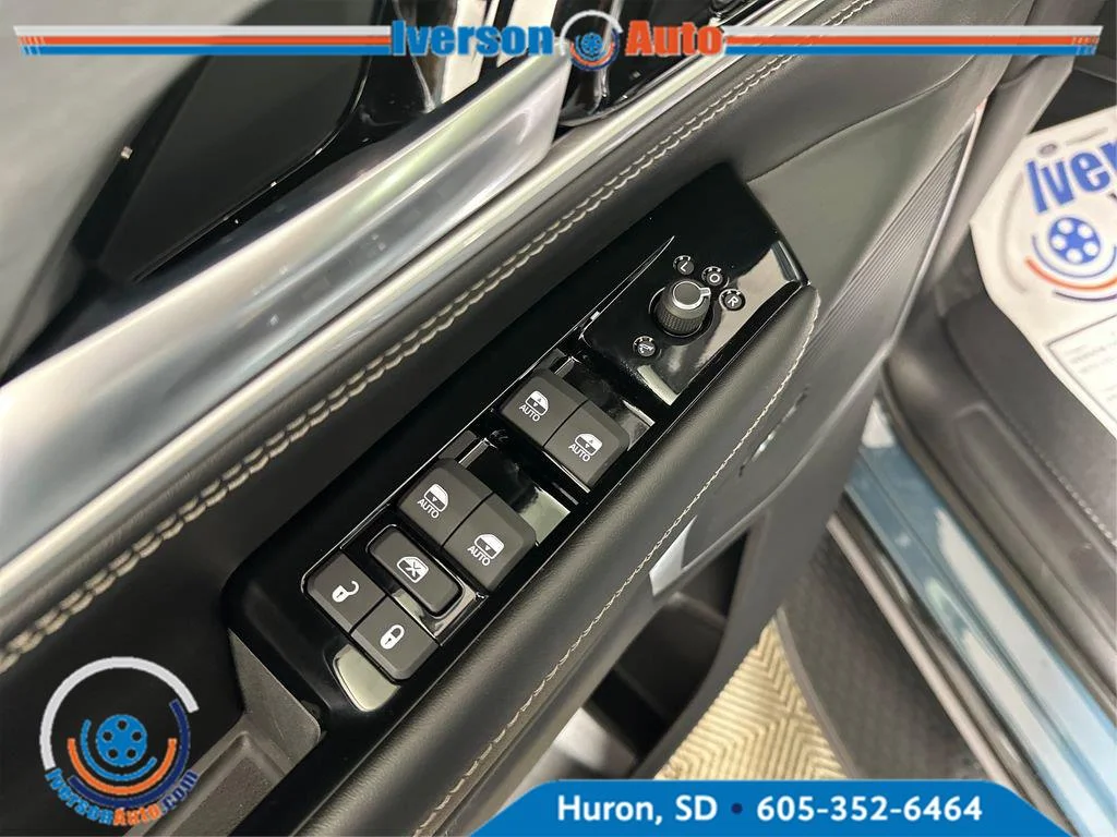 New 2026 Steel Blue Jeep Limited Altitude image 12