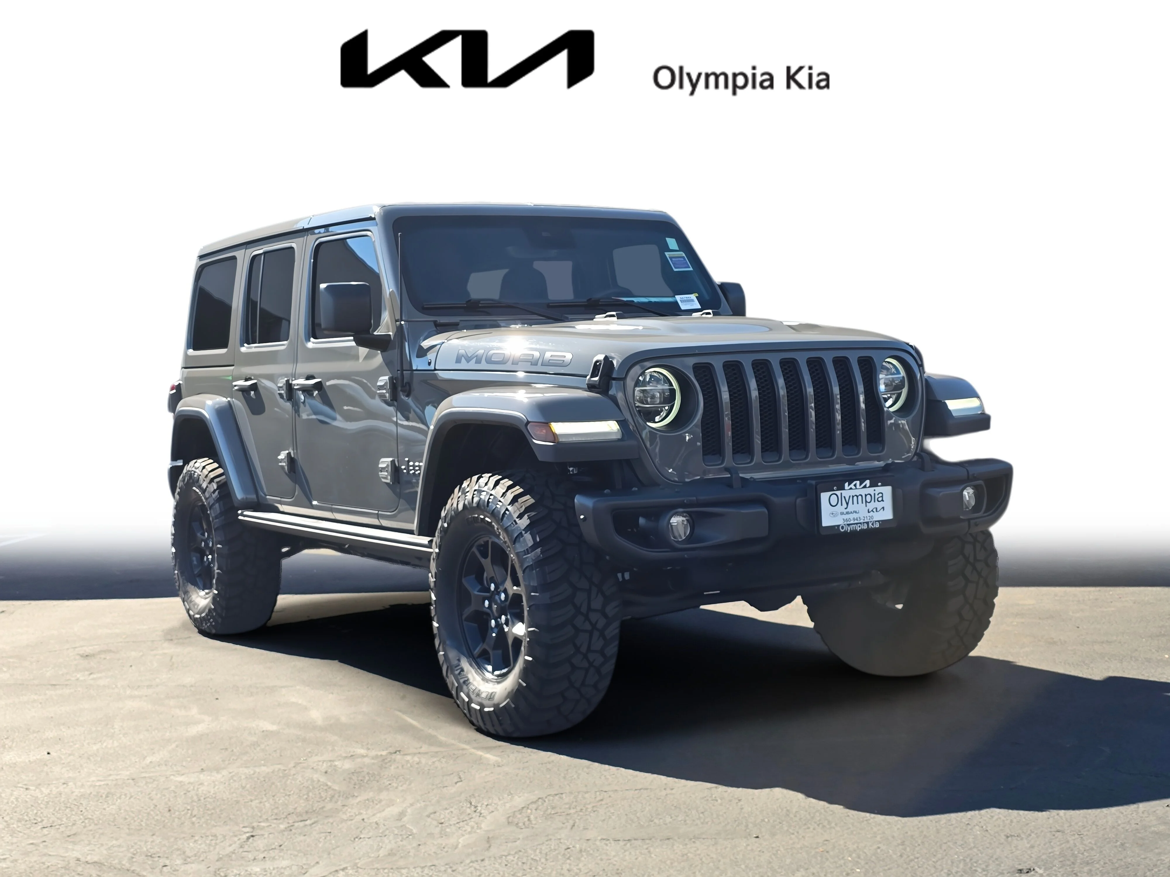 Used 2019 Gray Clearcoat Jeep Unlimited Sahara image 1