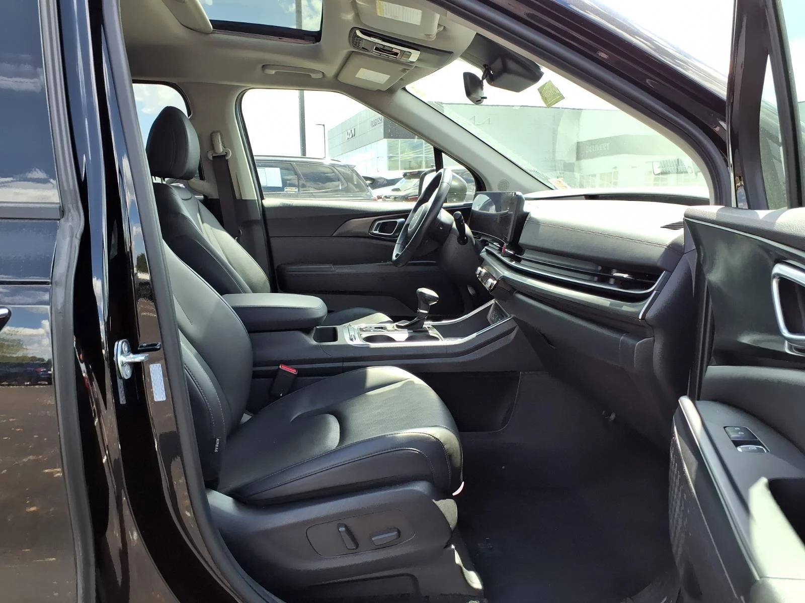 Used 2025 Aurora Black Pearl Kia SX image 29