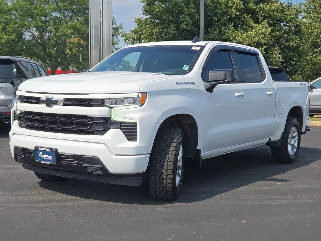 Used 2024 White Chevrolet RST image 5