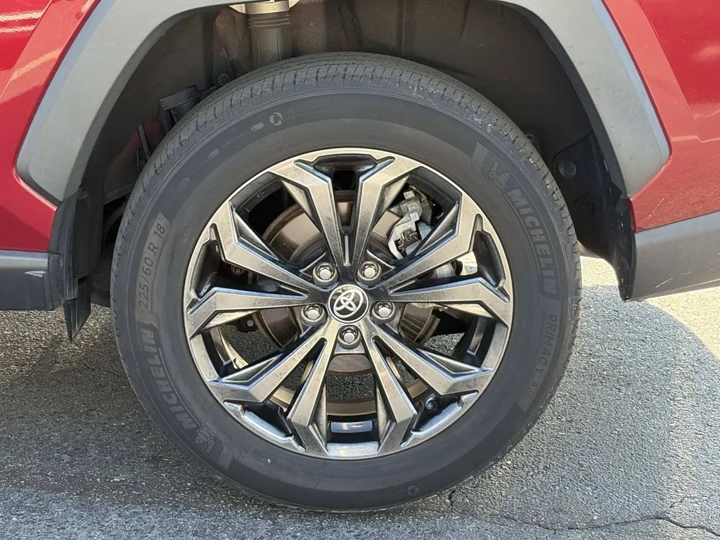 Used 2022 Red Toyota XLE Premium image 12