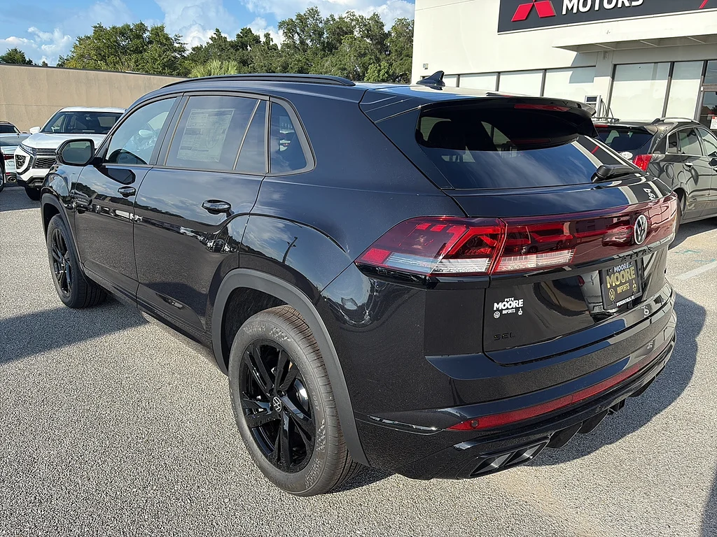 New 2026 Deep Black Pearl Volkswagen 2.0T SEL R-Line Black 4MOTION image 6