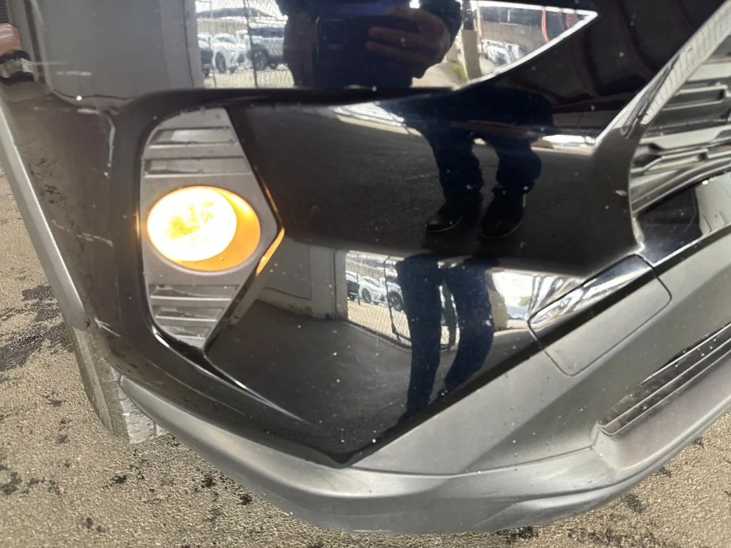 Used 2020 Black Toyota XLE image 12