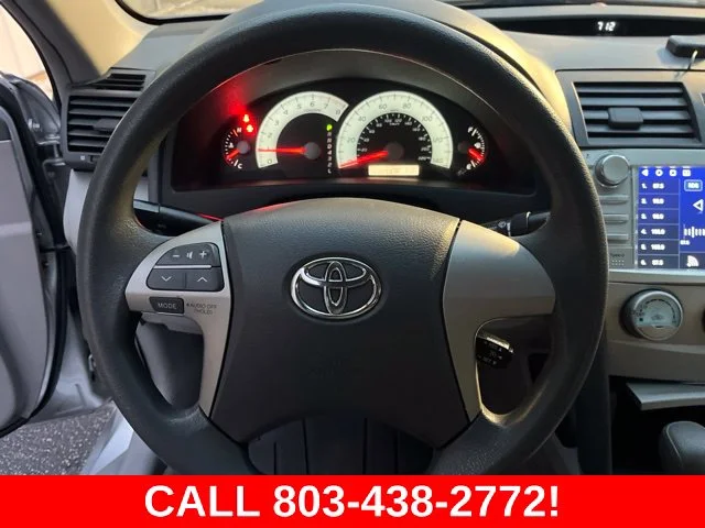 Used 2009 Silver Toyota  image 16