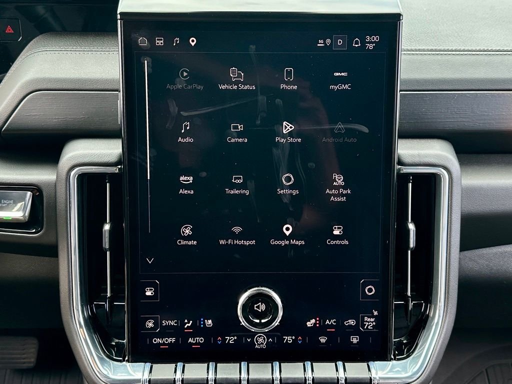 Used 2025 White GMC Denali image 30