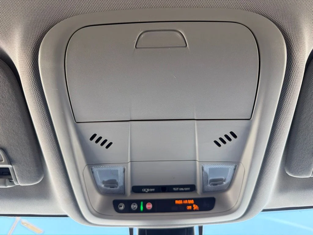 Used 2025 White Chevrolet LT image 16