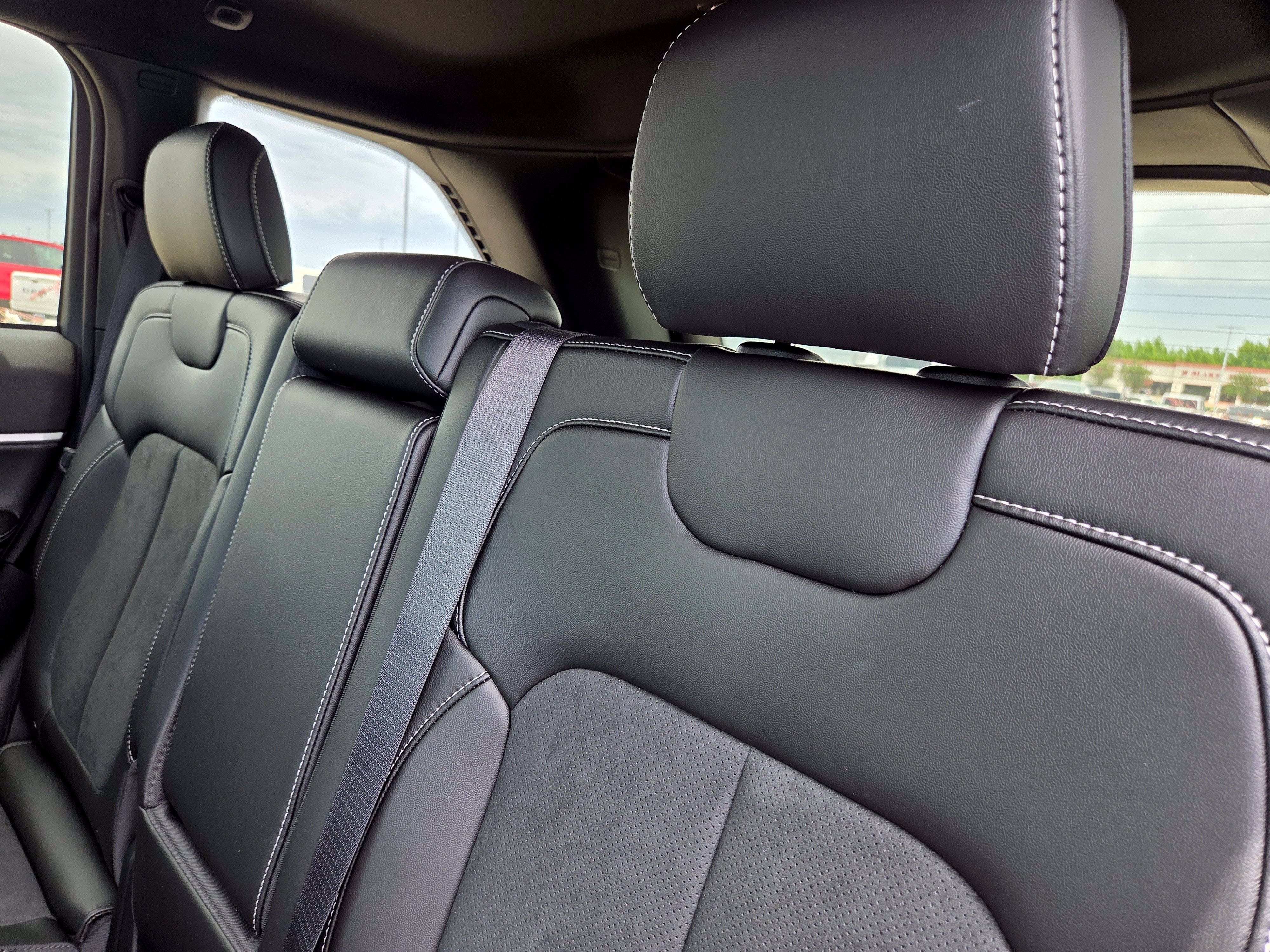 New 2026 Silver Zynith Jeep Laredo Altitude image 24