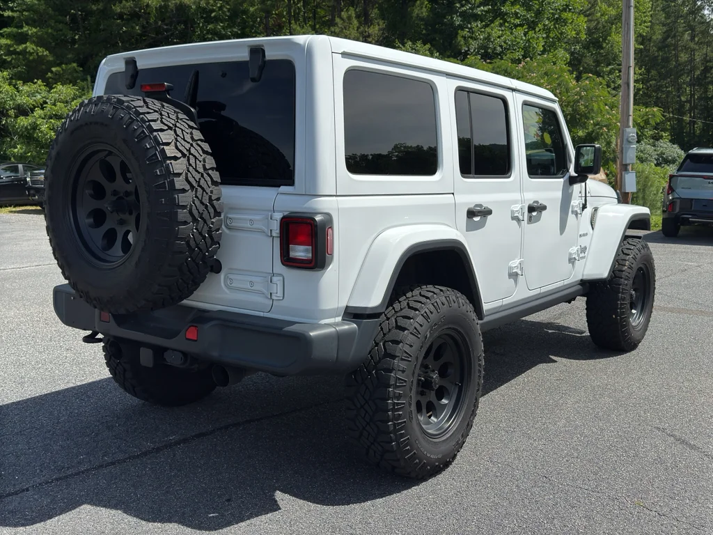 Used 2019 Bright White Clearcoat Jeep Sahara image 13