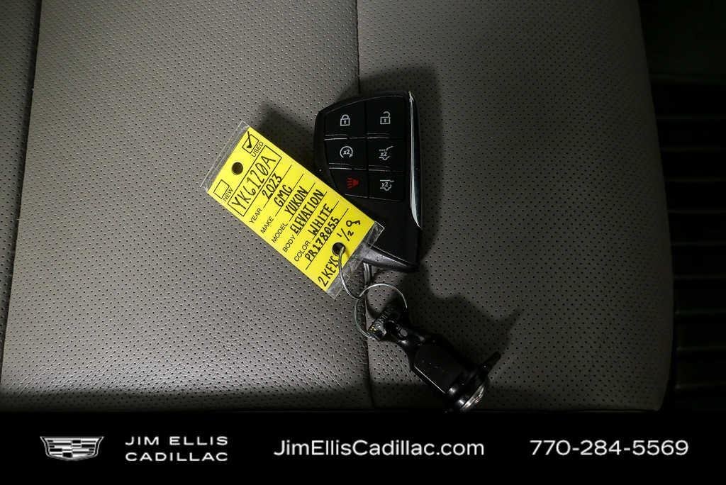 Used 2023 White Frost Tricoat GMC SLT image 25