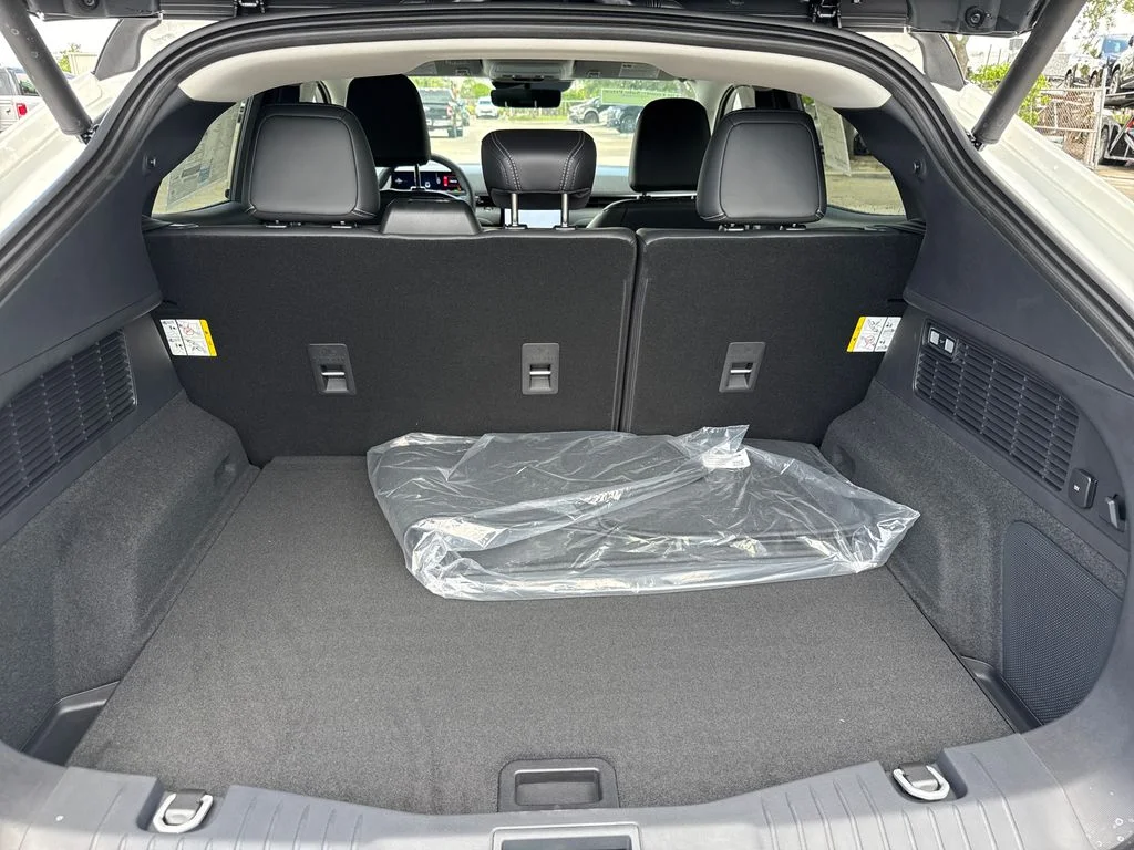 New 2026 White Ford Premium image 22