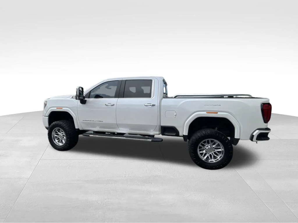Used 2020 White GMC Denali image 10