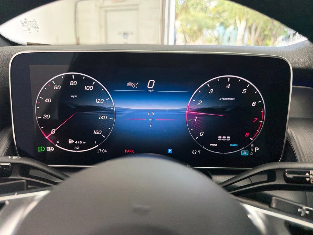 New 2027 White Mercedes-Benz GLC 300 image 14